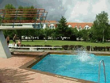 images/bad2ab/pic_freibad_voehrenbach.jpg